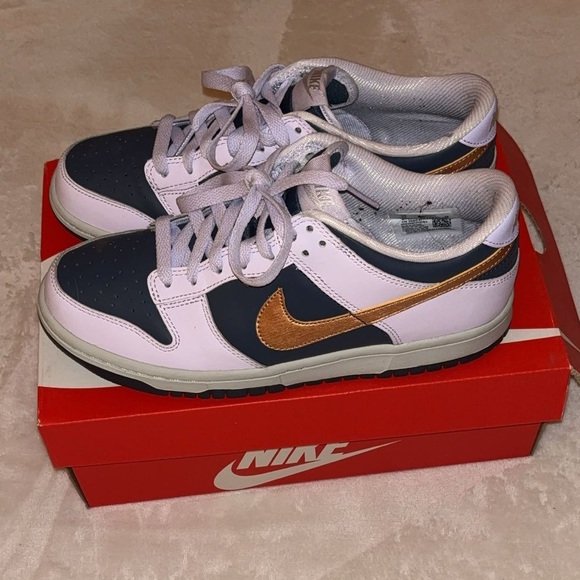 Nike Dunk Low SE GS 'Copper Swoosh' - Picture 3 of 3